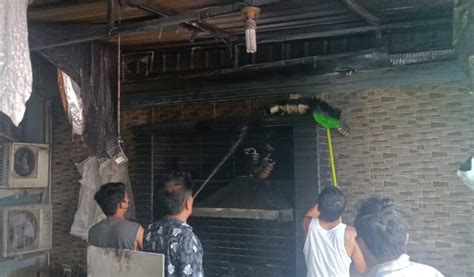 Selang Kompor Tembak Bocor Satu Karyawan Rumah Makan Luka Bakar Waspada