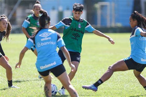 Gurias Gremistas Sub Intensificam Trabalhos T Cnicos E F Sicos