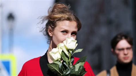 Участница Pussy Riot Мария Алехина в интервью Би би си Путина не