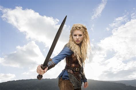 Vikings Lagertha Season 3 Official Picture - Vikings (TV Series) Photo ...