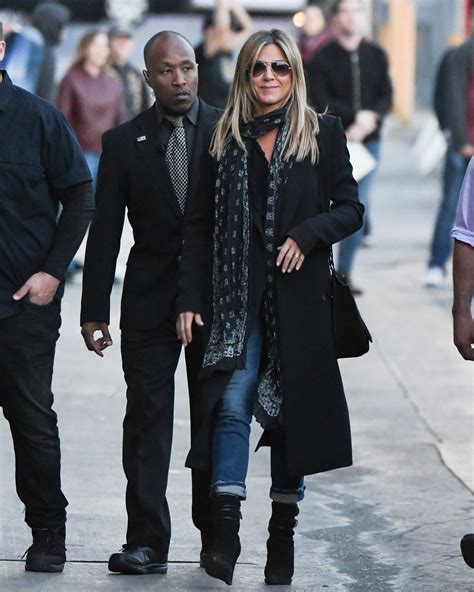 Jennifer Aniston Cómo Vestir Skinny Jeans Como La Actriz En 2022 Vogue