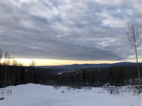 Sunset in Fairbanks 💛 : r/alaska