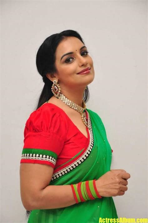 Actress Shweta Menon In Traditional Green Saree Actress Album