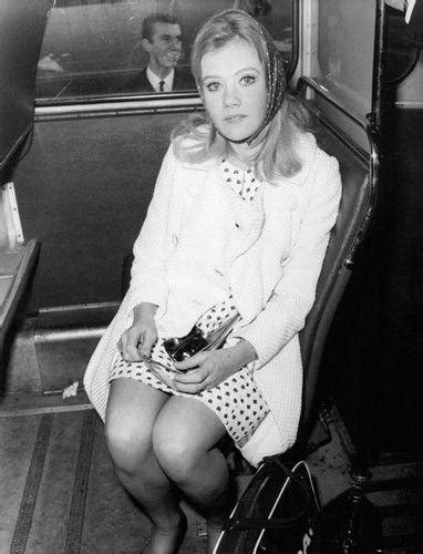 Hayley Mills Beautiful Leggy Candid 8x10 Photo 3 1941084888