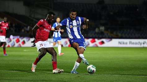 FC Porto Dragões superiorizam se ao Vilar de Perdizes e seguem em