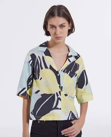 Top những cách phối áo sơ mi form rộng nữ xinh xắn hot nhất năm 2025