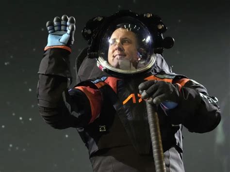 La Nasa Estren Un Nuevo Traje De Astronauta Para Los Viajes A La Luna