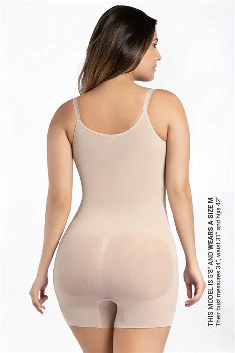 Flaunt Your Curves With Our Shapewear Bodysuit Curveez