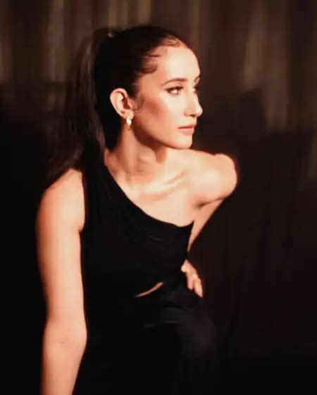 Namita Dubey Latest Top 20 Hot Pics And Photo