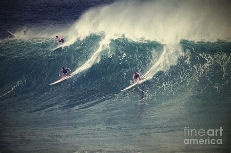 Surfing Waimea Bay Photograph by Paul Topp | Fine Art America