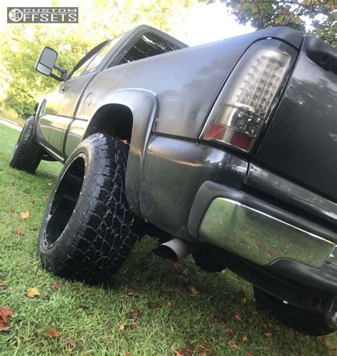 2005 Chevrolet Silverado 1500 Wheel Offset Slightly Aggressive Leveling Kit 279386 Custom