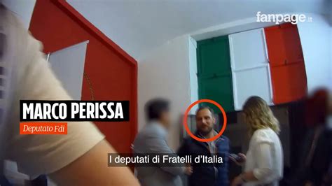 Fratelli Ditalia Addestra I Sui Giovani Tra Saluti Fascisti Inni Al