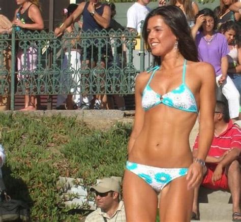 Hot Bikini Girls Of Facebook 29 Pics