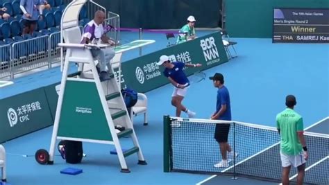 Furious South Korean Tennis Player Angrily Smashes Racket And Refuses