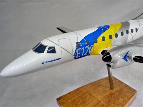 Aviao Embraer Emb Brasilia Maquete Avi Es E Helic Pteros De