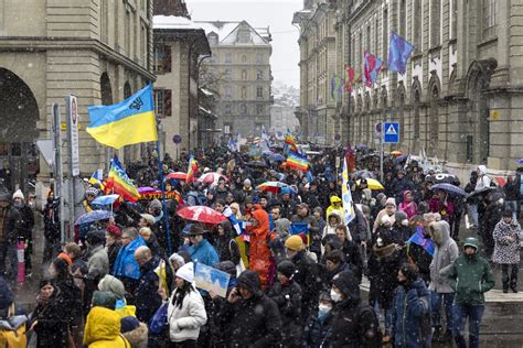 U Bernu Danas Nekoliko Hiljada Ljudi Na Skupu Protiv Rata U Ukrajini