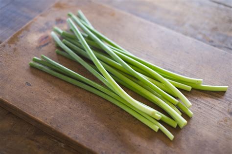 にんにくの芽は食べられる？毒はない？栄養価や食べ方のおすすめも紹介！ ちそう