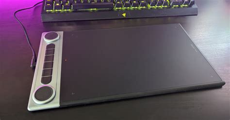 Huion Inspiroy Dial 2 Graphics Tablet Review | TechNuovo