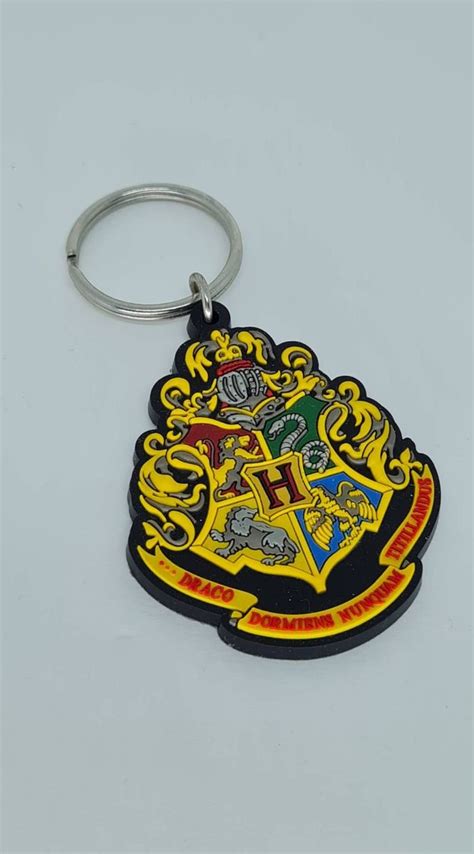 Chaveiro Bras O Casas Hogwarts Monogram Harry Potter Filme E S Rie