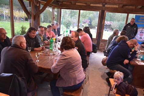 Foto Na Likovnoj Koloniji David Piskor Sudjelovala Slikara Nastali