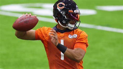 Justin Fields Plans On Breaking Bears 4000 Passing Yards Drought