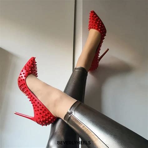 Maken Stiletto Heels Pointed Toe Rivet Decorated Sexy Punk Pumps