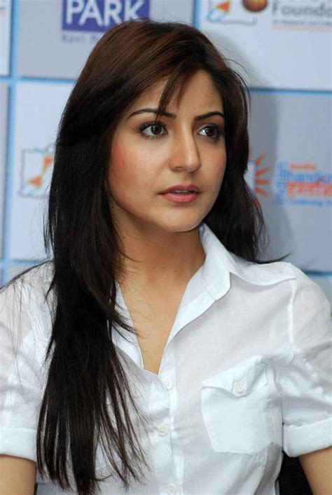 Anushka Sharma Beautiful Photos LiveTV.pk Actors Celebrities