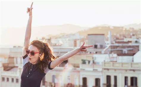 JBL LIVE FREE NC+ หูฟังดูหนัง/ฟังเพลง แบบ True Wireless Earbud