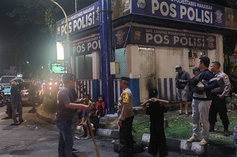 Pos Polisi Di Makassar Dilempari Bom Molotov Diduga Dipicu Tragedi