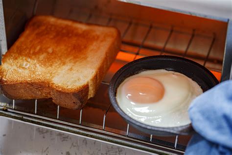 トースターでパンと同時に目玉焼きが焼ける！朝がラクになる感動の調理道具 キッチン 雑貨 Mart マート 公式サイト光文社