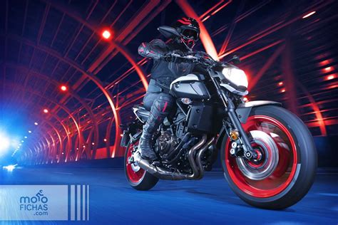 Comparativa Yamaha MT 07 2018 2020 CFMoto 650NK 2017 2021