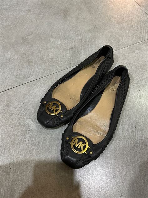 Michael Kors Flats Women S Fashion Footwear Flats And Sandals On Carousell