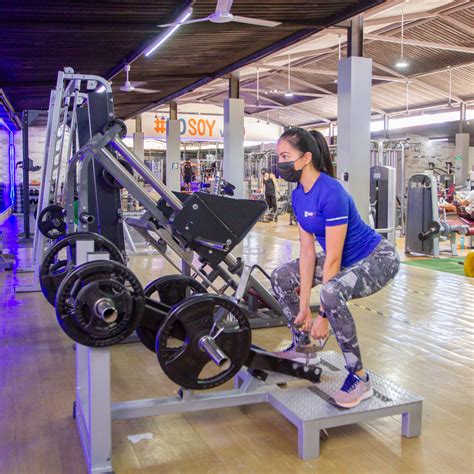 Sentadilla Sumo En M Quina Vivo Fit Gym