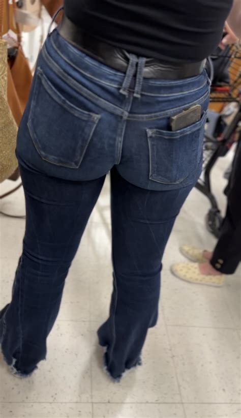 Sexyy Tjmax Employee With A Nice Phat Ass In Tight Flare Jeans Her Gap Was So Crazy Forum
