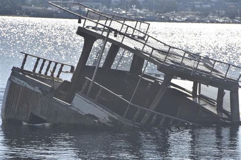 Bodrum da fırtına nedeniyle 15 metrelik ahşap tekne battı Türkiye