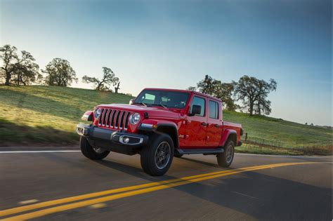 Jeep Gladiator Vs Toyota Tacoma Compare Trucks