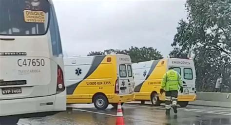 Colisão com moto deixa trânsito mais lento na Linha Amarela nesta sexta