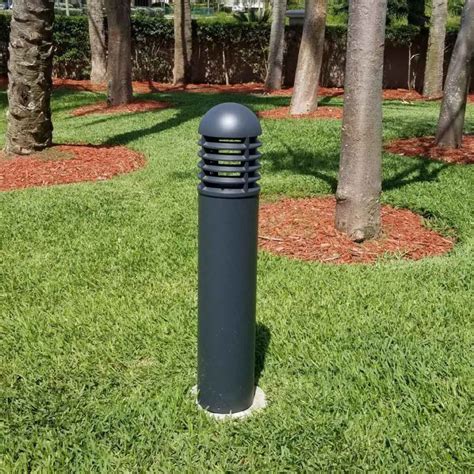 VAND 25w LED Louvered Round Dome Top Bollard Light 120 277v