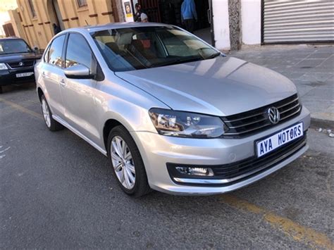 Volkswagen Vw Polo Sedan Comfortline For Sale R