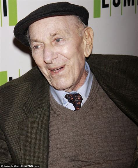 Quincy M E And The Odd Couple Star Jack Klugman Dies Aged 90 Daily Mail Online