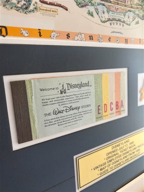 Disneyland 1959 Walt Disney Souvenir Guide Display With Ticket Book Em