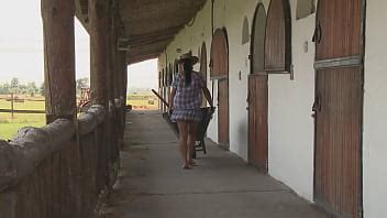 Polvo al aire libre en una fábrica XVIDEOS