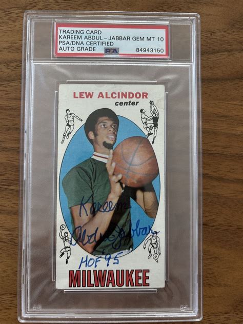 1969 70 Topps 25 Lew Alcindor PSA 10 Auto INSCRIBED Kareem Abdul