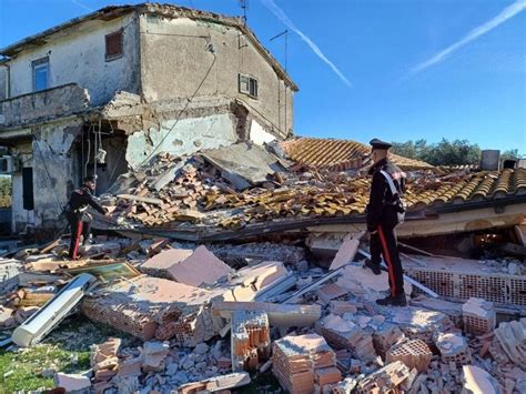 Cos è la sex roulette la sfida tra giovani sul sesso tra sconosciuti senza protezioni e a volto