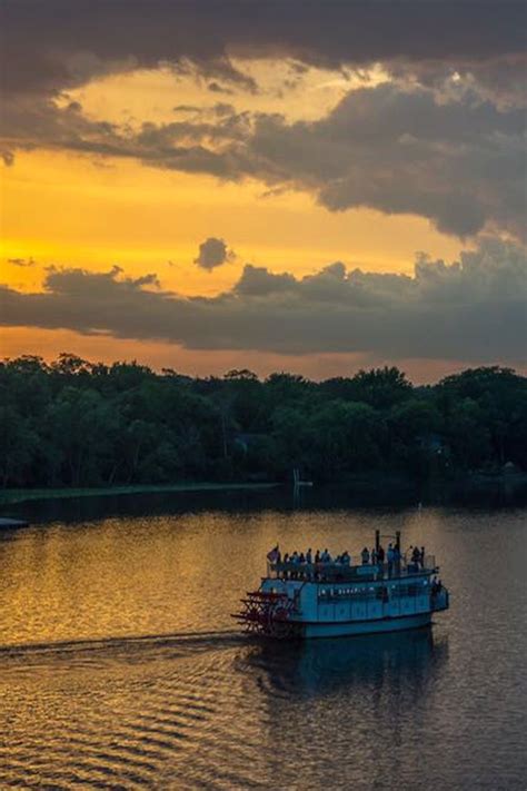 The Riverboat Cruise In Illinois You Never Knew Existed River Boat