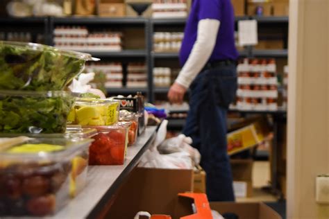 Drive Thru Food Pantry Created To Help Restaurant Service Workers In