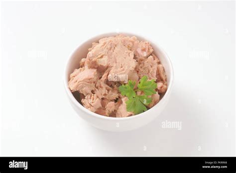Tuna chunks hi-res stock photography and images - Alamy