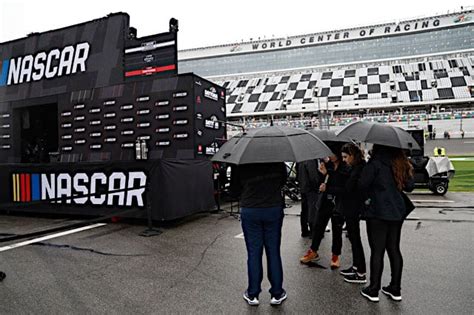 Daytona 500 Postponed To Monday Afternoon