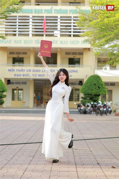 Clip sex việt Em SGBB Trịnh Lê Thảo Nguyên cực ngon bị địt 2 lỗ thông ass xuất tinh trong Full