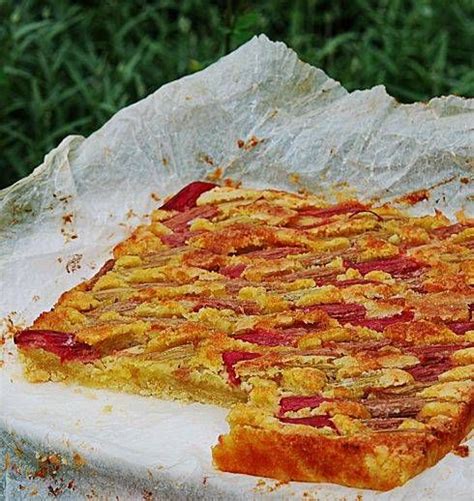 Летний миндальный пирог с ревенем | Пирог с ревенем, Ревень, Кулинария